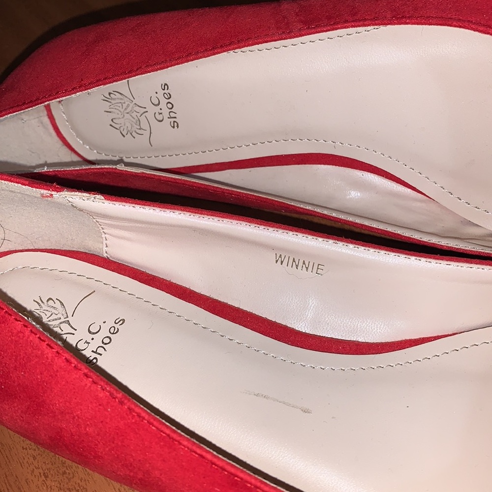 Red Flats - Picture 2 of 4